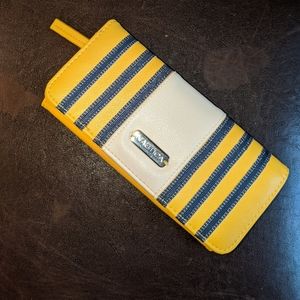 Nautica Women's Leather Hand Wallet
